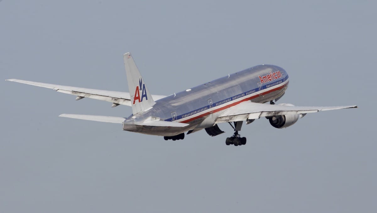 Gyanúsan viselkedő utasok miatt úti célt váltott a US Airlines egyik gépe