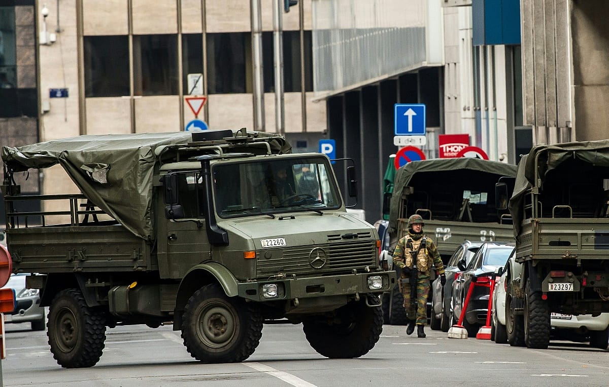 Robbanások voltak Brüsszelben a rendőri akciók során