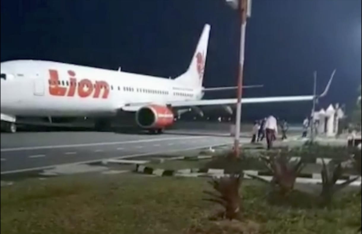 Drámai részletek derültek ki az egyik lezuhant Boeing tragédiájáról