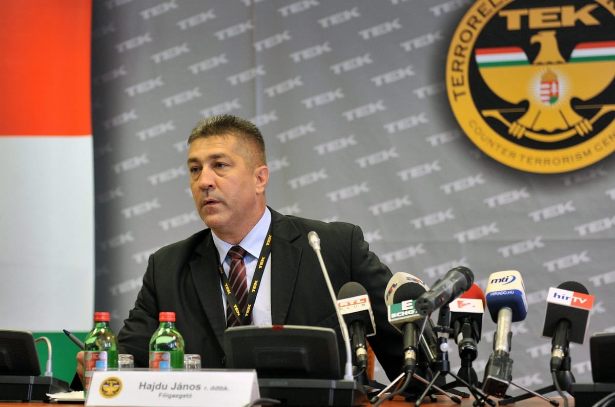 Közel egymilliárd forintért vehet új autókat a TEK