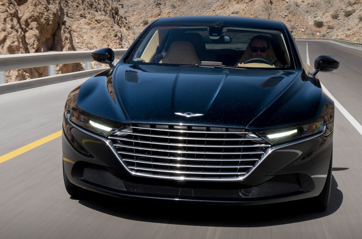 Két modern klasszikussal erősít az Aston Martin