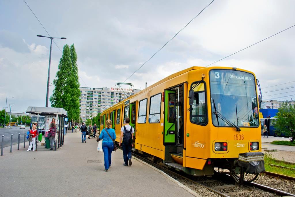 A villamos is leállt a kőbányai karambol miatt