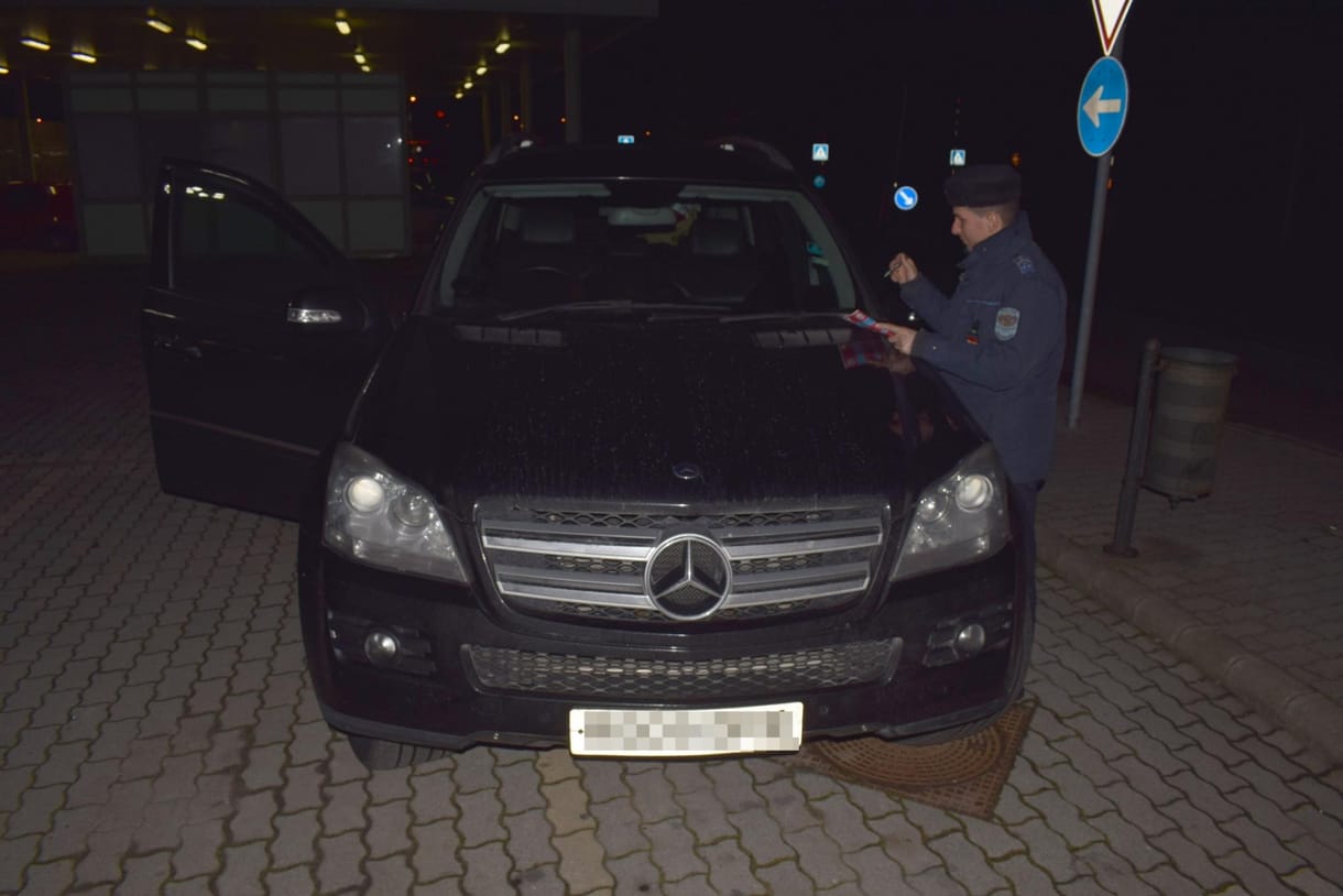 Csengersimánál csak úgy potyognak a lopott autók – ezúttal egy Mercedes terepjáró