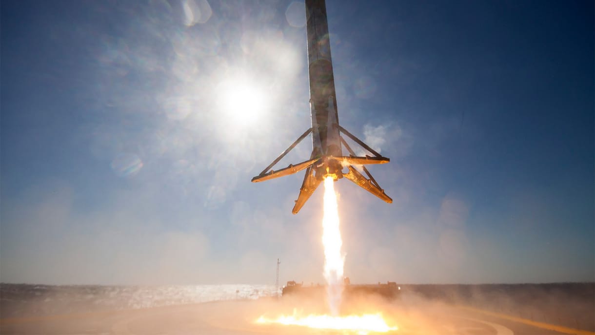 Tíz éve még lehetetlennek tűnt, most sorra dönti a rekordokat rakétájával a SpaceX