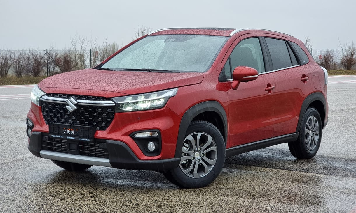 Vezettük az új esztergomi Suzukit, rengeteg fotón és videón az S-Cross