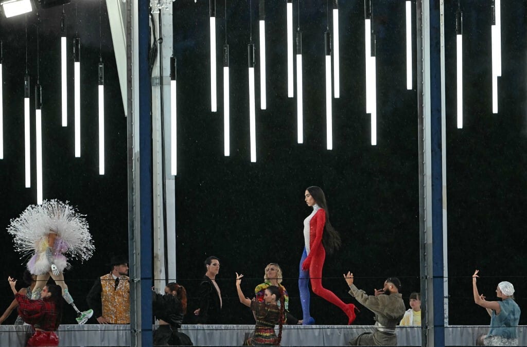 Bocsánatot kért az olimpia szervezőbizottsága a megnyitó show-ja miatt, amelyikben sokan az Utolsó vacsora paródiáját látták
