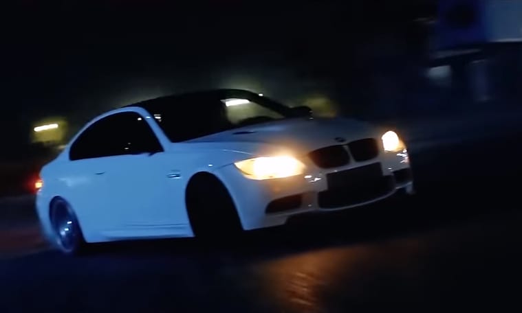 Drift és 300-as tempó városban – videón a veszélyesen őrültködő BMW M3