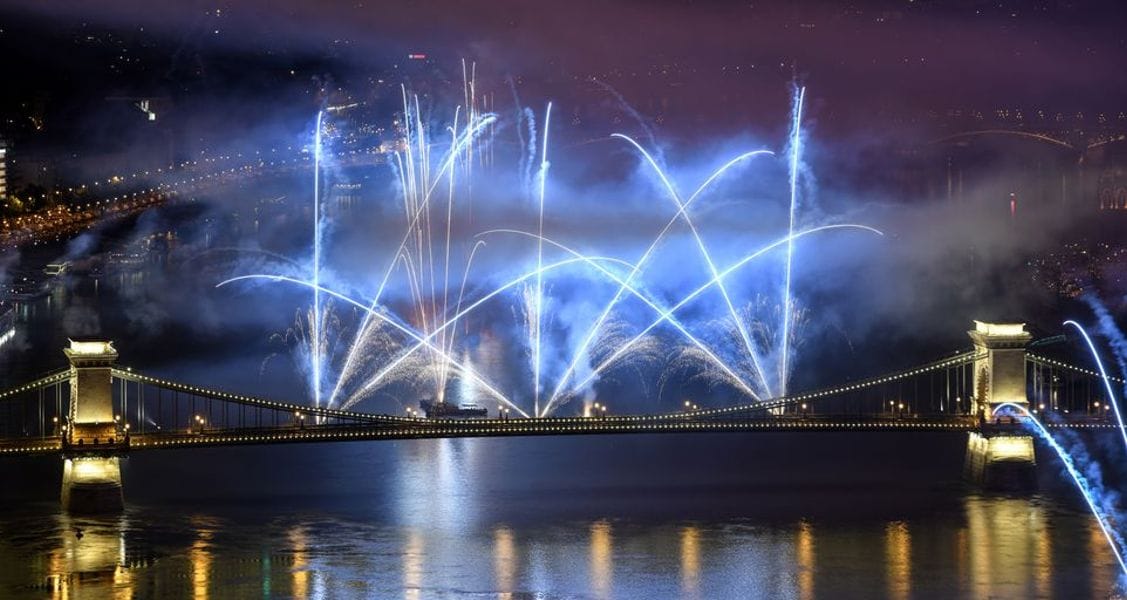 Gúzsba kötve táncolni: mit ígér a budapesti büdzsé?