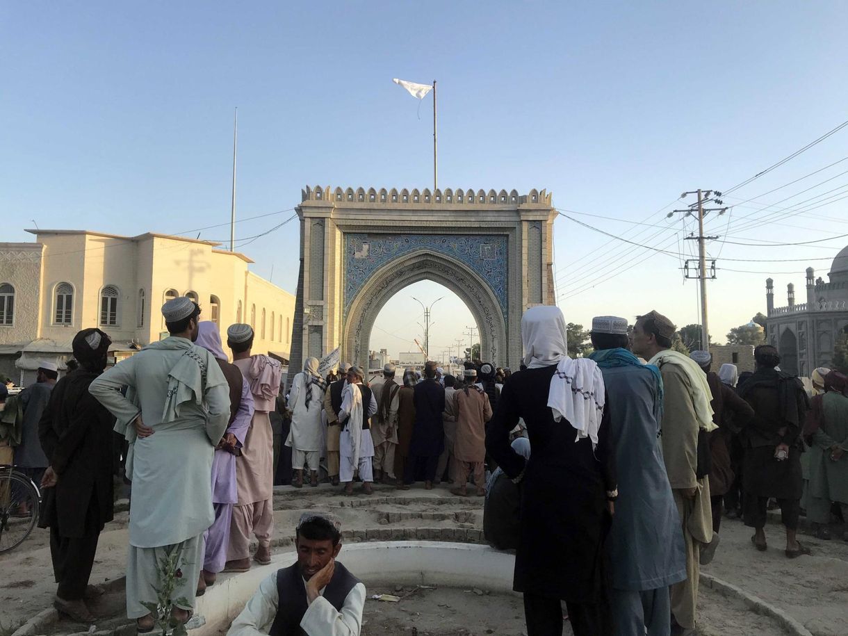 Kimenekítettek 26 magyart Kabulból