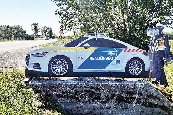 A rendőrség szerint nem mesefigura a bádogrendőr, akinek mindig lába kél