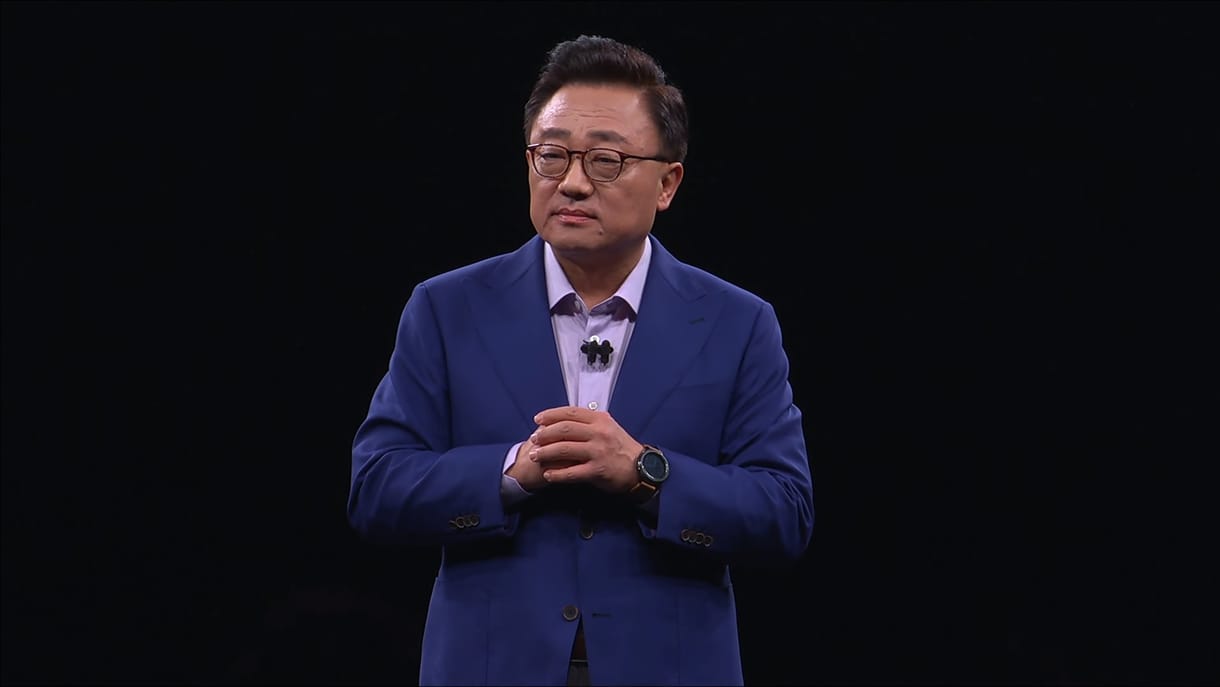 Nagyon magabiztos: a Samsung-főnök szerint a következő 10 évben is az ő telefonjaikat akarjuk majd