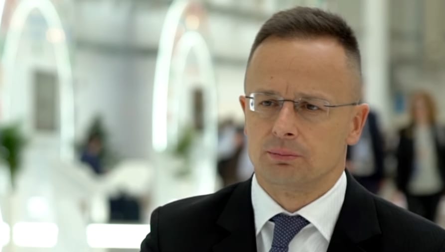 A CÖF szerint Szijjártó Péter és ifj. Lomniczi Zoltán is szellemi honvédők