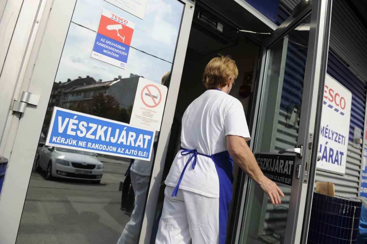 Tesco-sztrájk: 12 hipermarket és 15 kisbolt zárt be estére