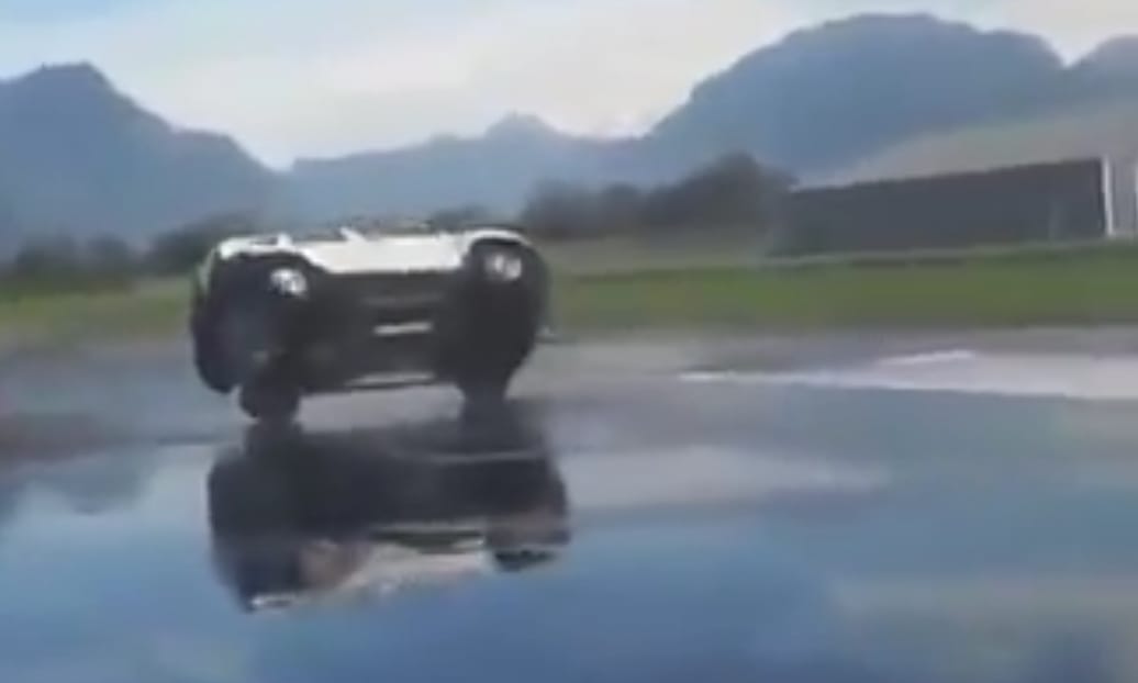 A nap videója: katasztrófa, ahogy ez a Dacia Duster felborult