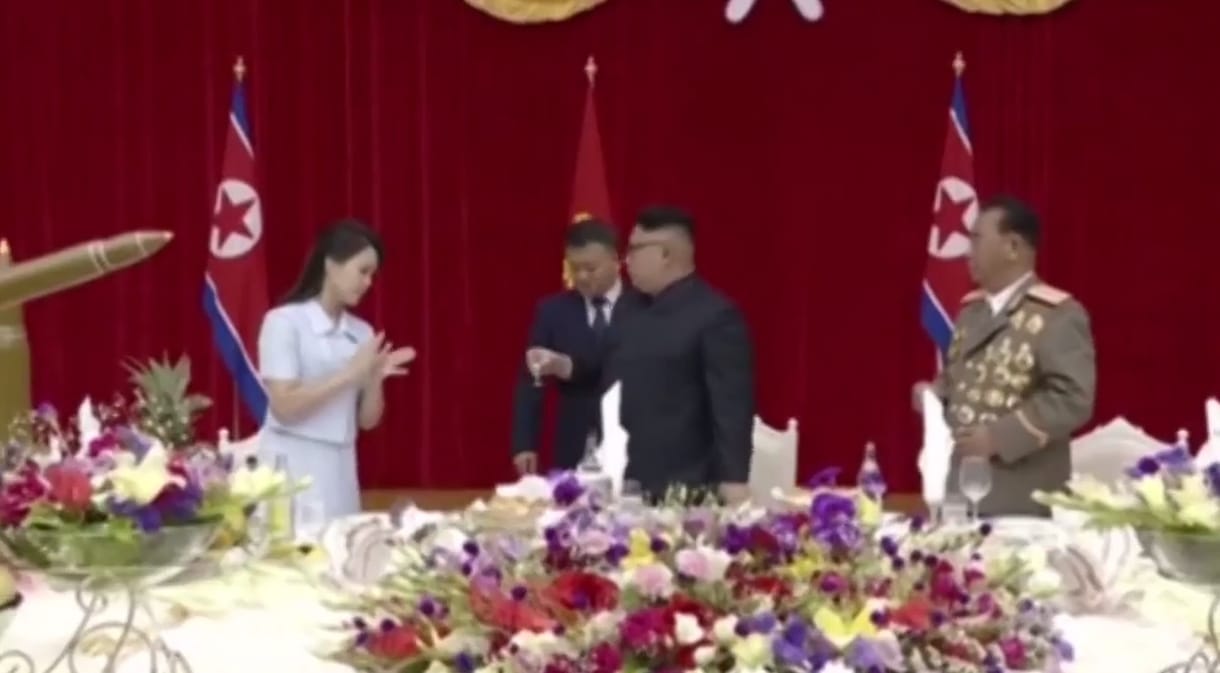 Hónapok után előkerült Kim Dzsong Un felesége – videó