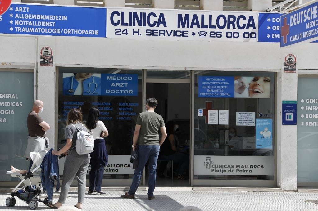Letartóztattak Mallorcán egy férfit, aki vélhetően 22 embert fertőzött meg koronavírussal