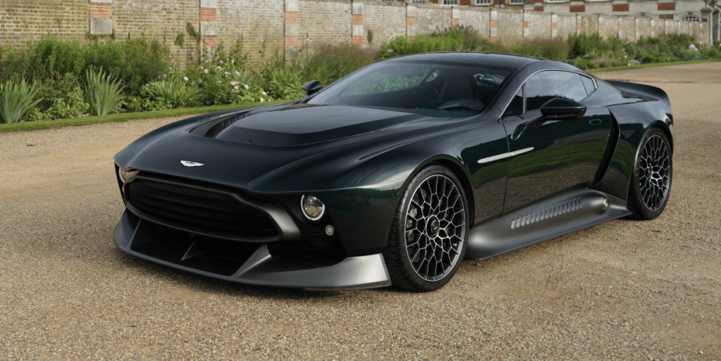 Egy retrofenevad a 847 lóerős Aston Martin Victor