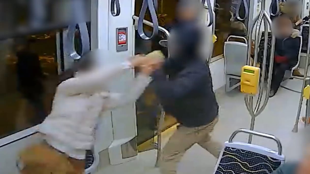 Elkapták a férfit, akinek rabolnia nem sikerült, de egy embernek súlyos sérülést okozott – videó
