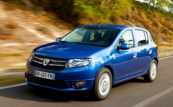 Egy hétvégi bevásárlás áráért adják a Dacia Sanderót Angliában