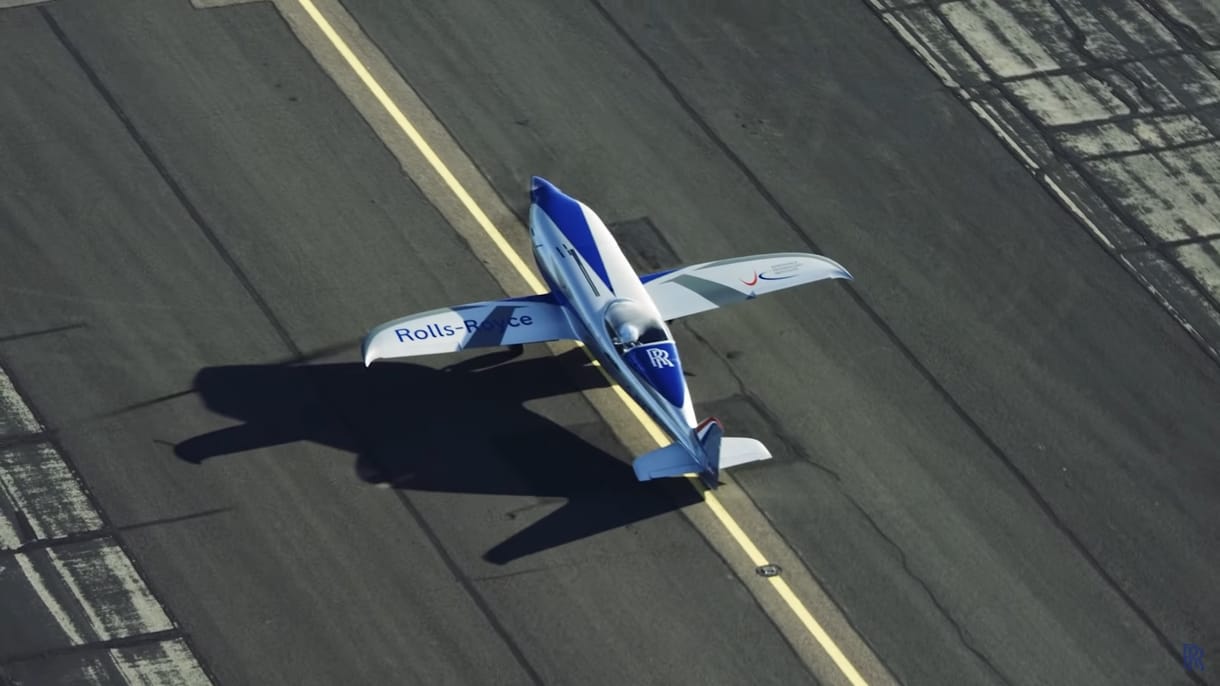 A Rolls-Royce elektromos repülője 623 km/órás sebességet ért el, ezzel a világ leggyorsabbja lett