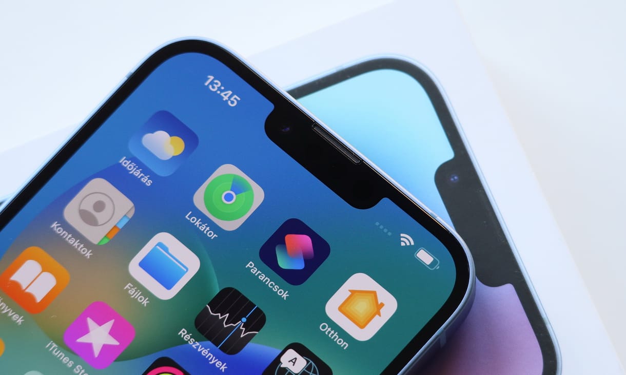 Gondban lehet az Apple, újabb két iPhone gyártását kellett csökkenteni