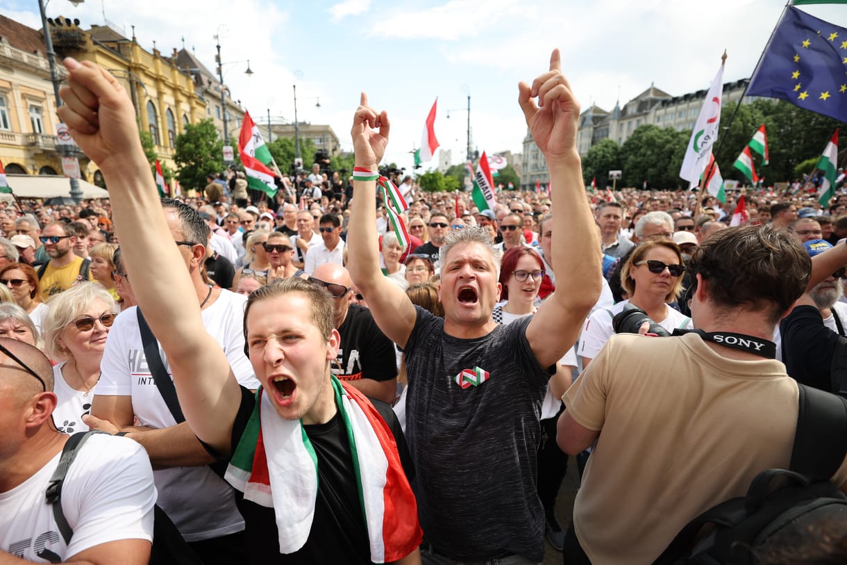 Az én hetem: Karafiáth Orsolya nem akármilyen elszánt tekinteteket látott Magyar Péterre szegeződni