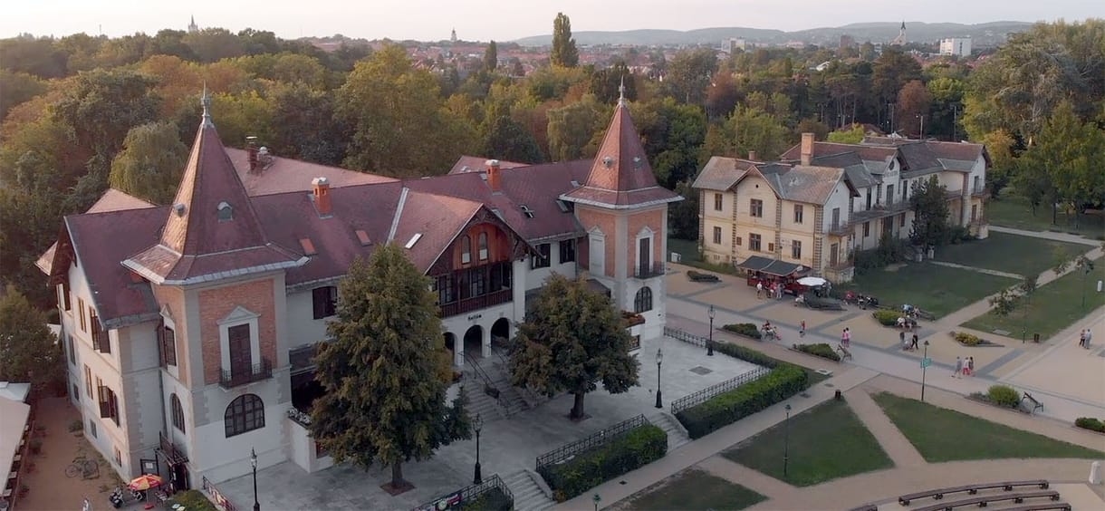 Nem tetszik a keszthelyieknek, hogy beépítené a Balaton-partot Tiborcz és Mészáros