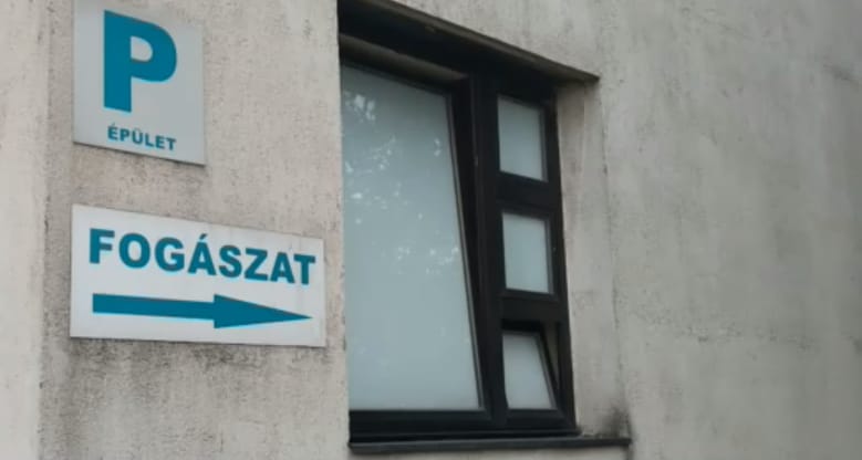 Visszakozik a kormány: mégsem szigorítanak az idősek ingyenes fogászati ellátásán