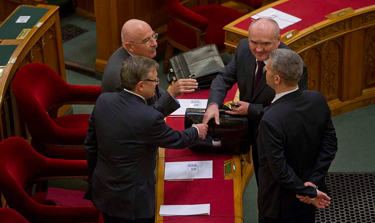 Martonyi: Orbánt kéne megkérdezni, mire gondolt a gyarmatozással