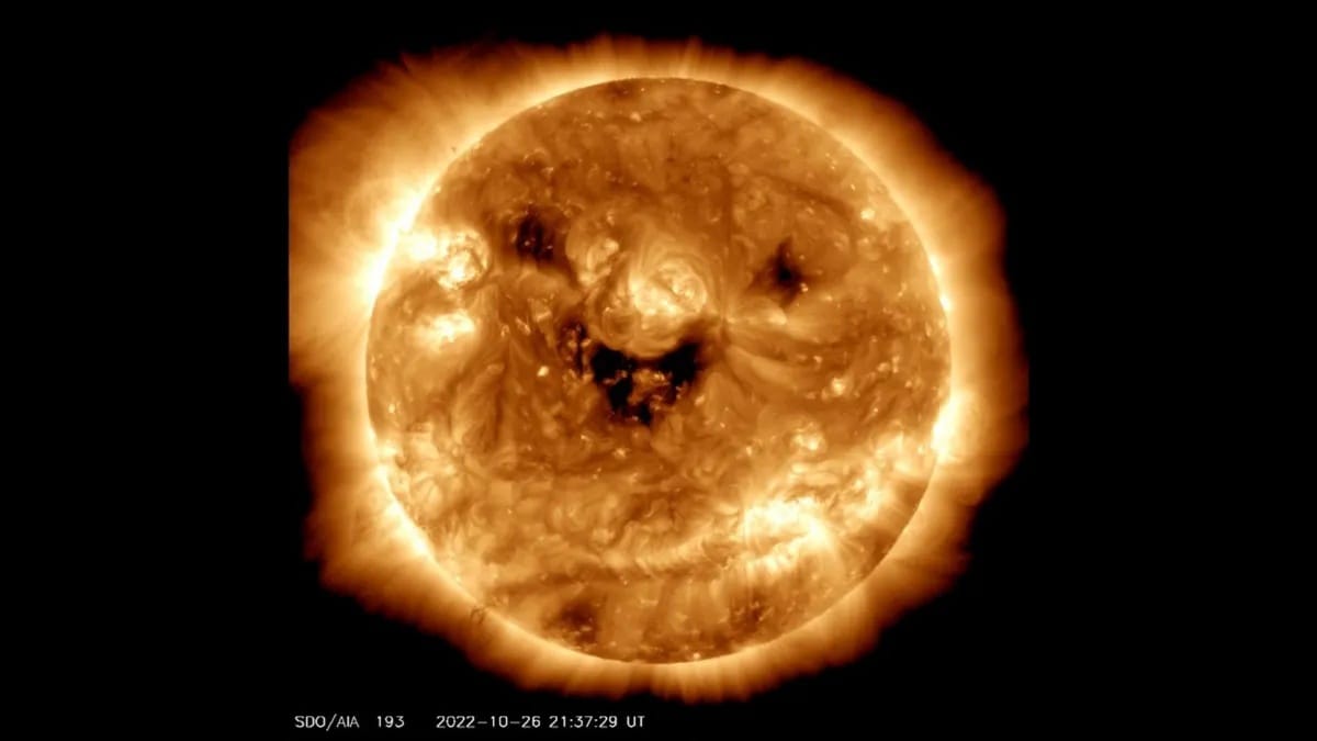 „Mosolygós fejet” vágott a Nap a NASA tudósainak