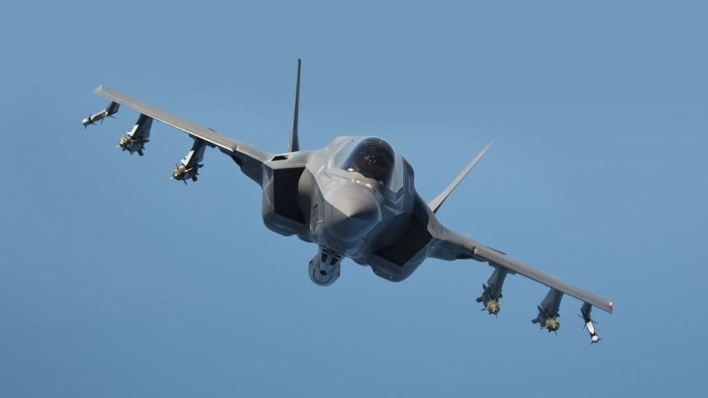 Videó: Tengerbe zuhant a brit légierő egyik F-35-ös vadászgépe