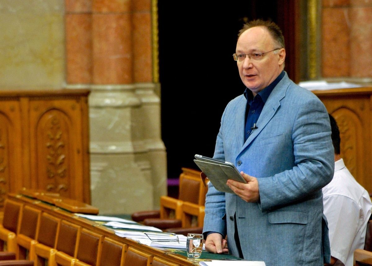 MSZP: botrányos a Fidesz kitartása az egykulcsos mellett