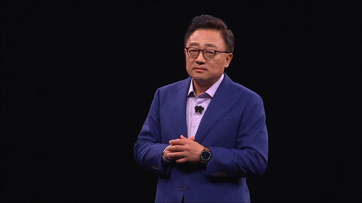 Lehetne tanulni a Samsung vezérétől, aki nem félt beismerni, elsiették a Galaxy Foldot