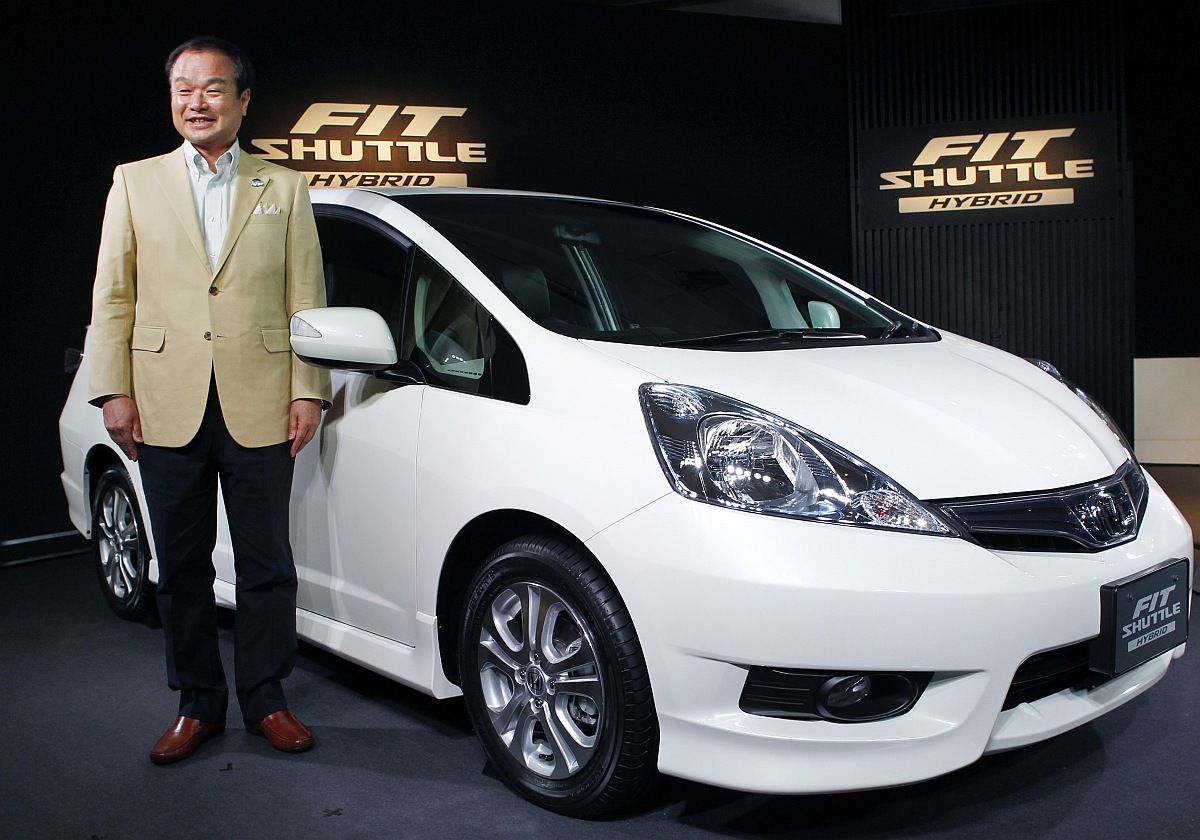 300 ezer gépkocsit hív vissza a Honda