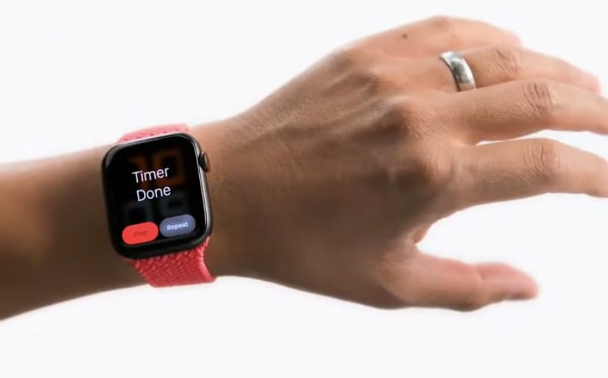 Akadálymentesített okosórát fejlesztett az Apple
