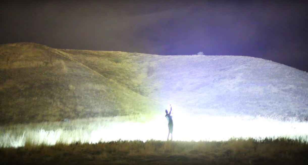 Tudja, hogy világít egy 1000 wattos LED fényszóró? Mutatjuk