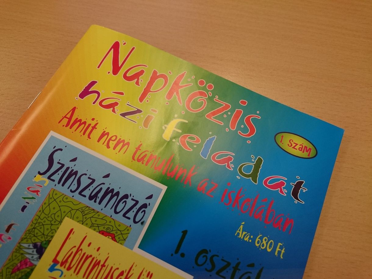 Petíció indult a fütyis színező ellen, majdnem tízezren írták alá eddig