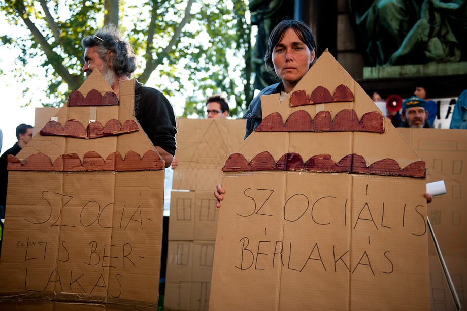 Alkotmányban tiltaná meg a Fidesz a hajléktalanságot