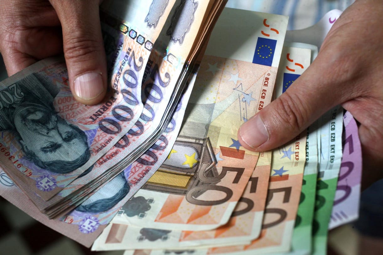 Soha nem volt még olyan gyenge a forint, mint most