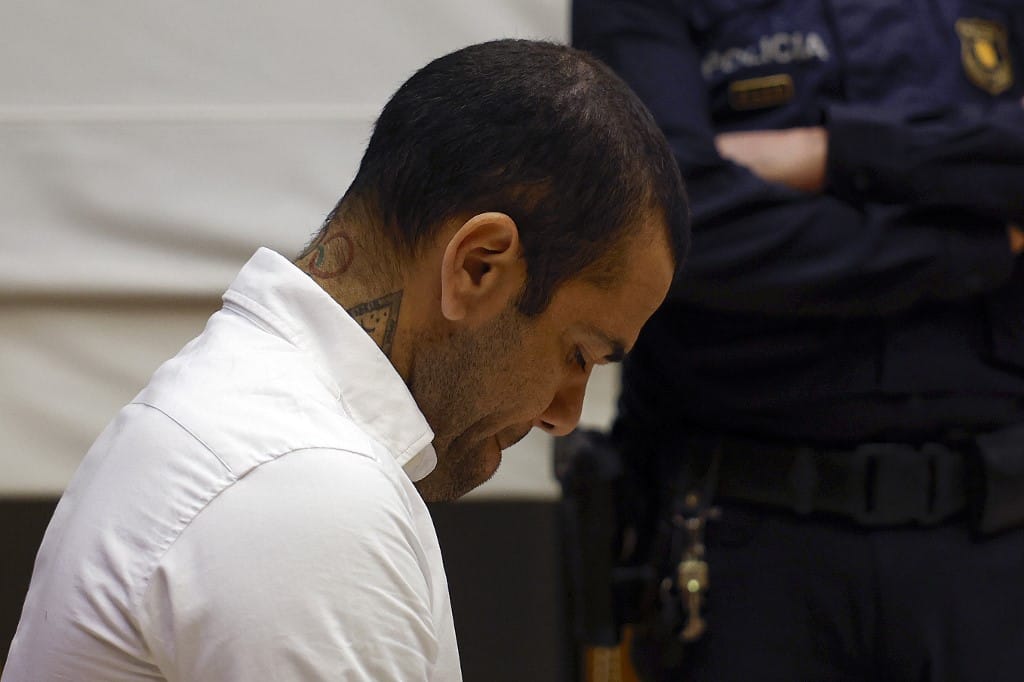 Bűnösnek találták Dani Alvest, négy és fél év börtönbüntetést kapott szexuális zaklatásért