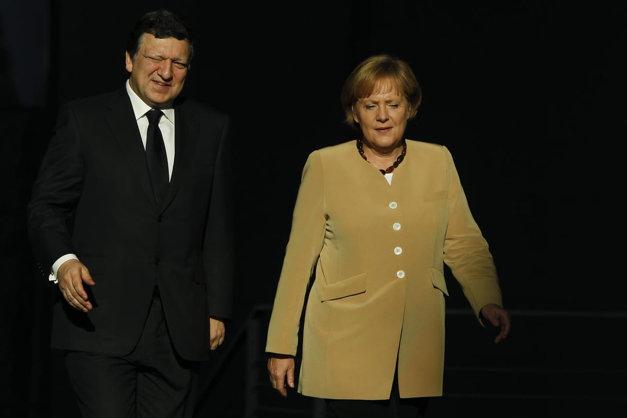 Titokban egyeztetett Barroso és Merkel