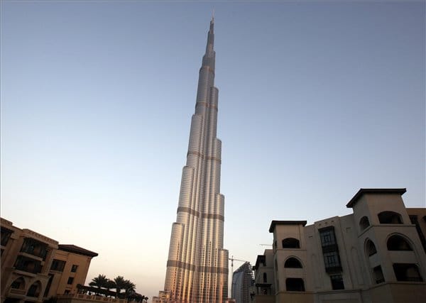 Átadták a világ legmagasabb épületét Dubajban