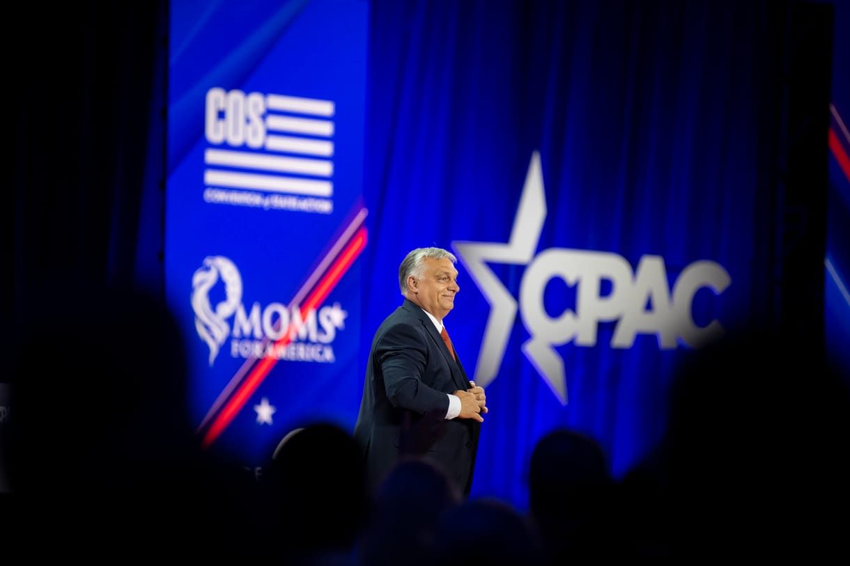 Orbán Viktor egy fotóval akarja bizonyítani, hogy sokan voltak az amerikai előadásán