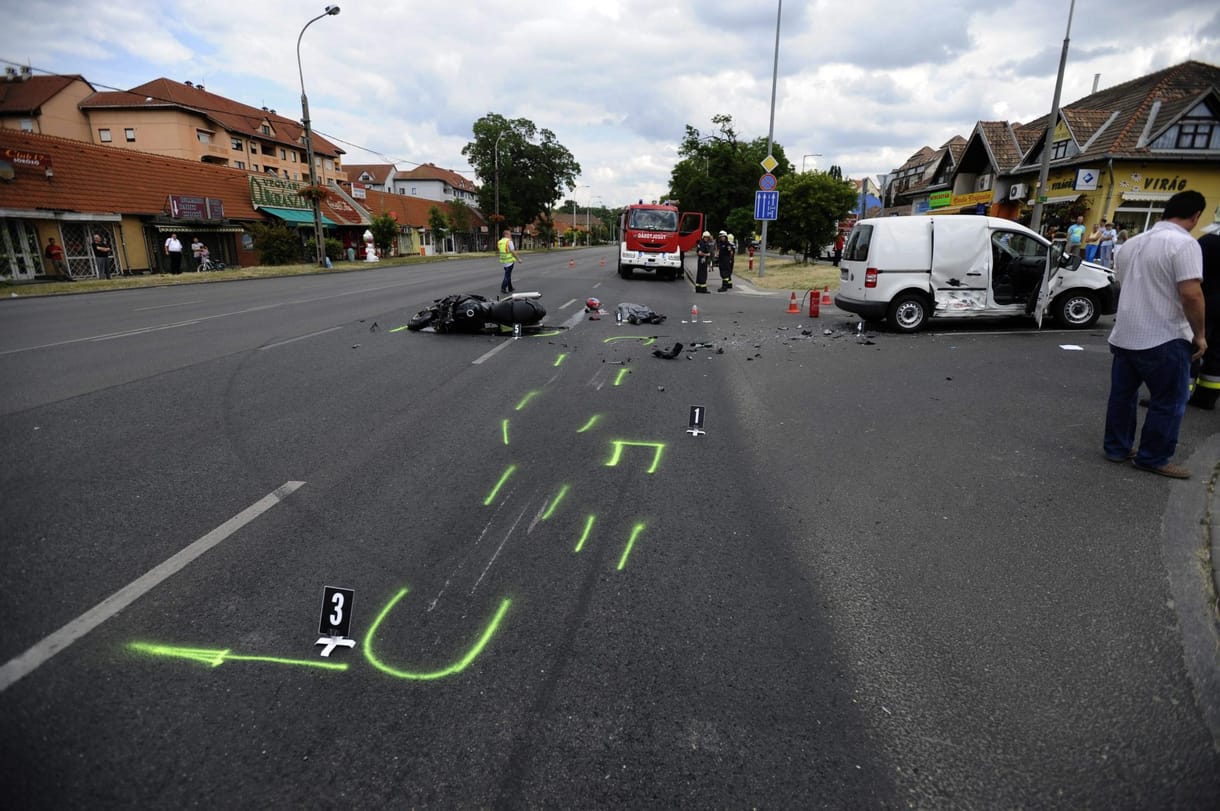 Felkavaró képek a pesti halálos motorbaleset helyszínéről