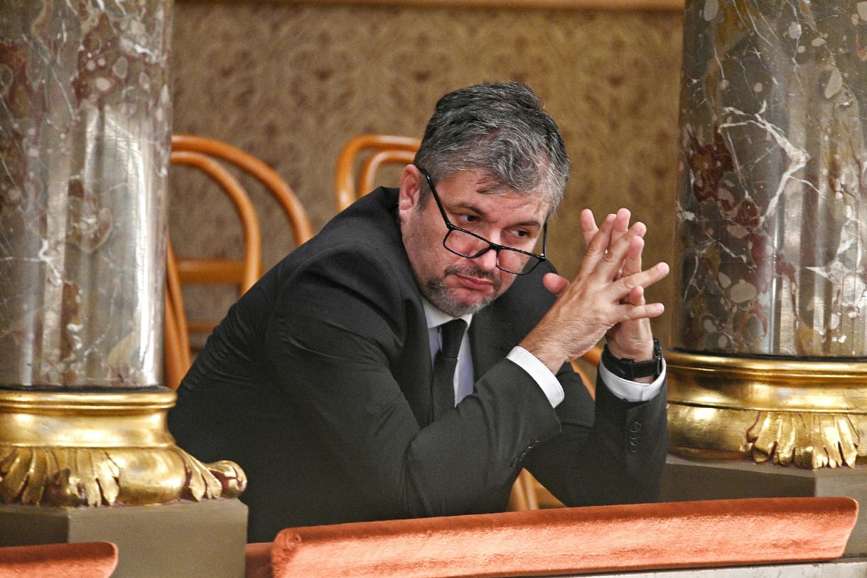 Hadházy: Így lehet egyszerre legyőzni a Fideszt és a régi, korrupt szocialistákat