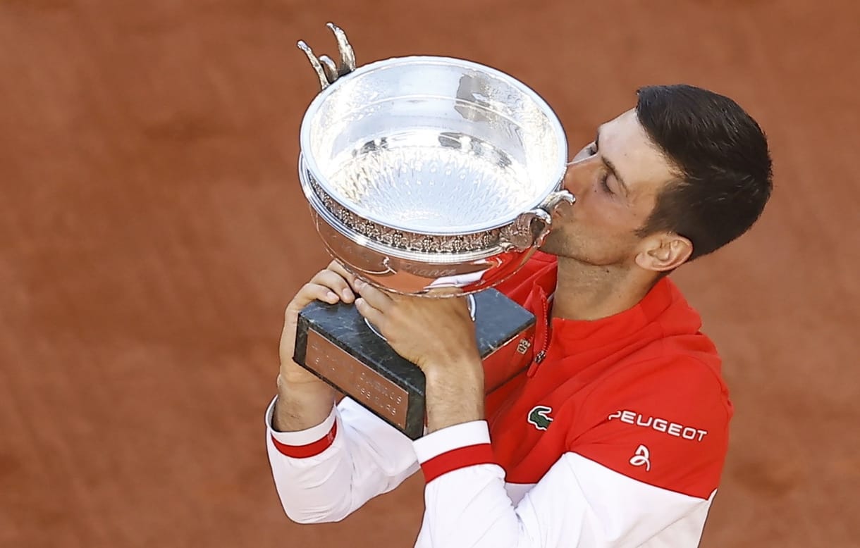 Nagyot küzdött Djokovic a 19. Grand Slam-trófeájáért
