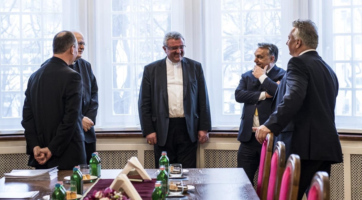 Orbán bizalmasaival együtt tiszteletét tette a katolikus főpapságnál