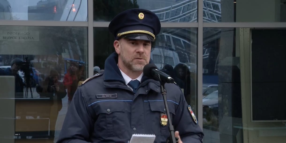 Rendőrségi sajtótájékoztató: Kijelenthető, hogy a bombafenyegetés mögött nem áll valós veszély