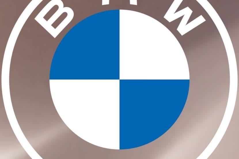 Megújul a BMW emblémája