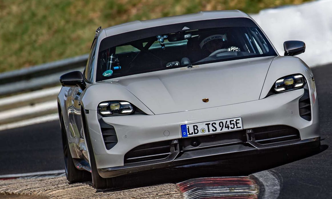 Megnőtt a Porsche Taycan villanyautó hatótávja